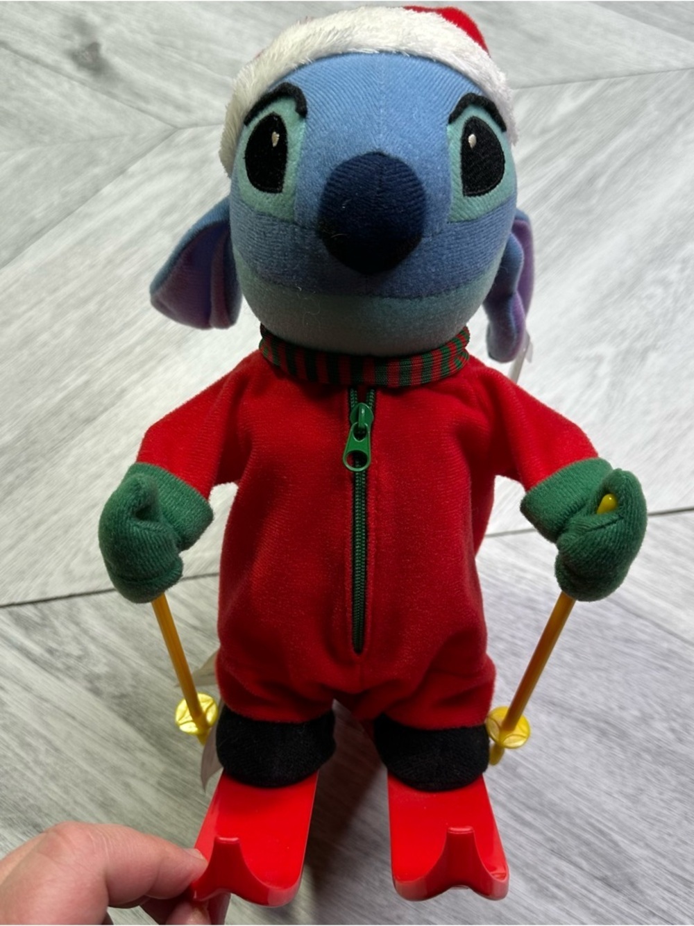 DISNEY FLIP & SKI STITCH CHRISTMAS PLUSH. - Picture 2 of 7